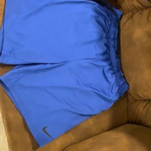 Men Nike shorts size M